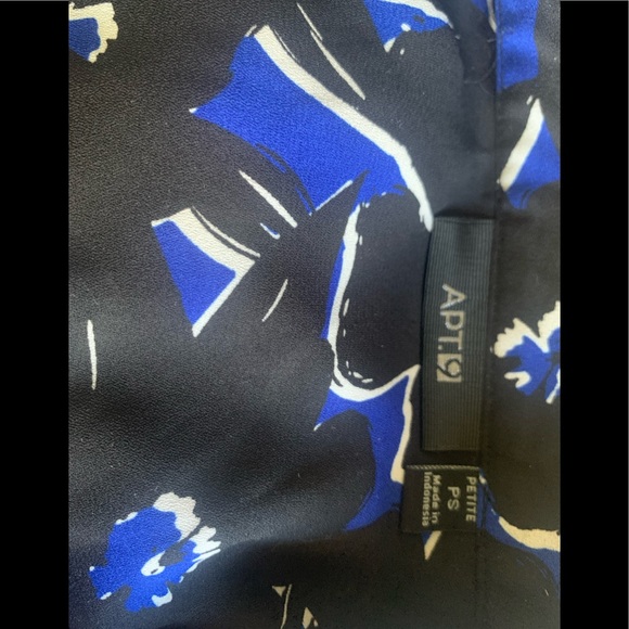 APT.9 Woman’s LongSleeve Blouse - Picture 3 of 3